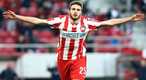 Beşiktaş, Olympiakos'ta top koşturan Fortunis'i takibe aldı