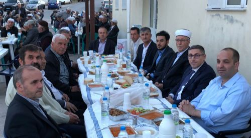 Dedeağaç'ın Çilingirmahalle köyünde iftar geleneği devam etti