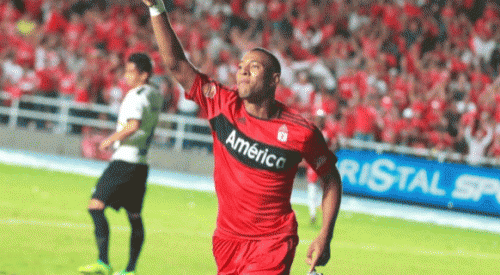 Yıldız futbolcu silahlı saldırı sonucu hayatını kaybetti