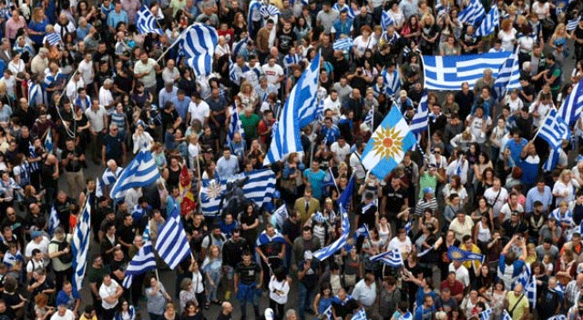 Selanik'te "Makedonya Anlaşması" protestosu