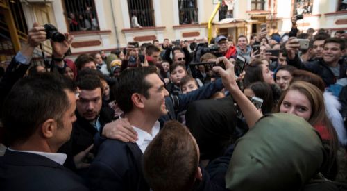 Υπουργείο Παιδείας: Κινητά τηλέφωνα τέλος στα σχολεία