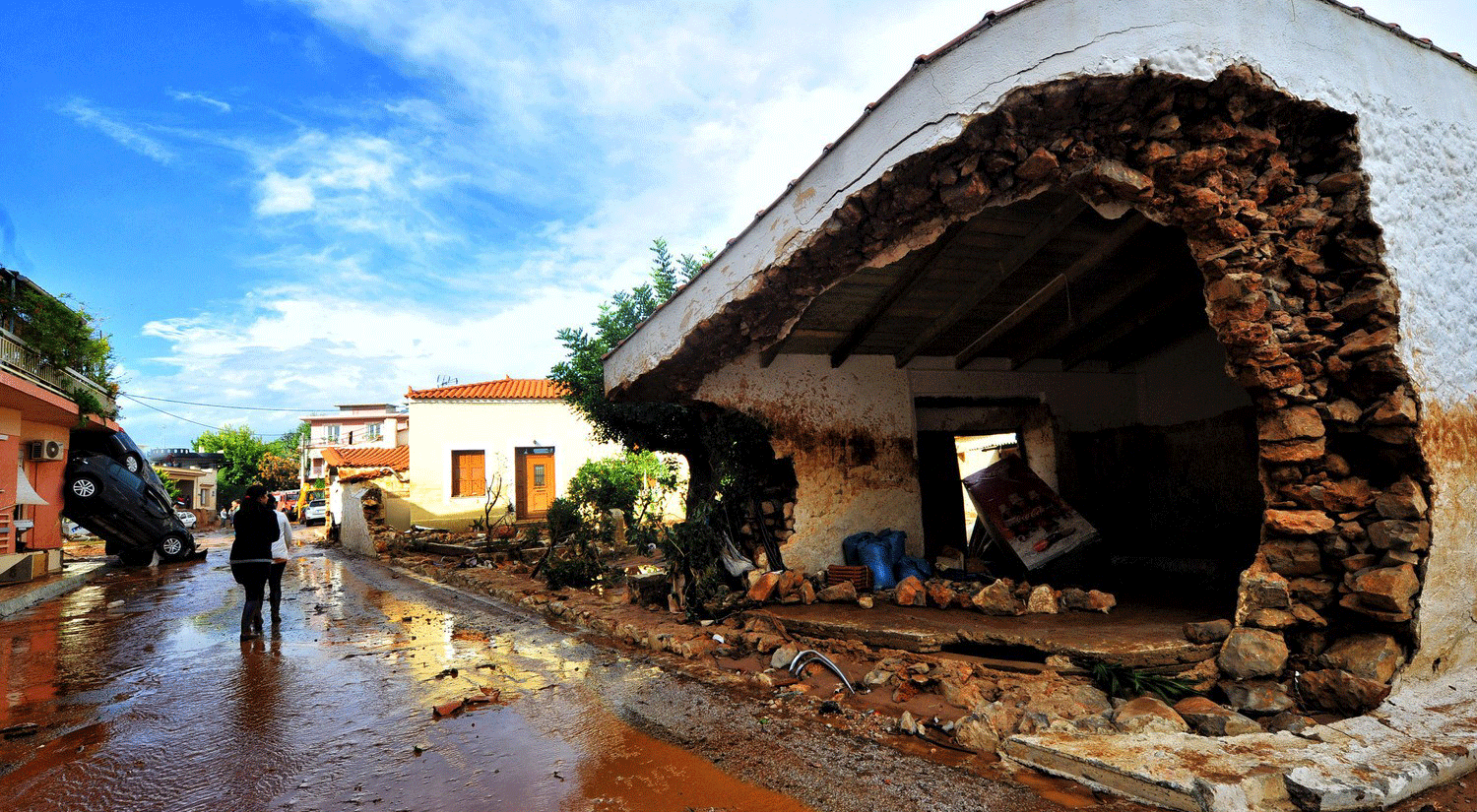 Μάνδρα: «Να γίνουν έργα και να βρεθούν οι υπεύθυνοι της καταστροφής»