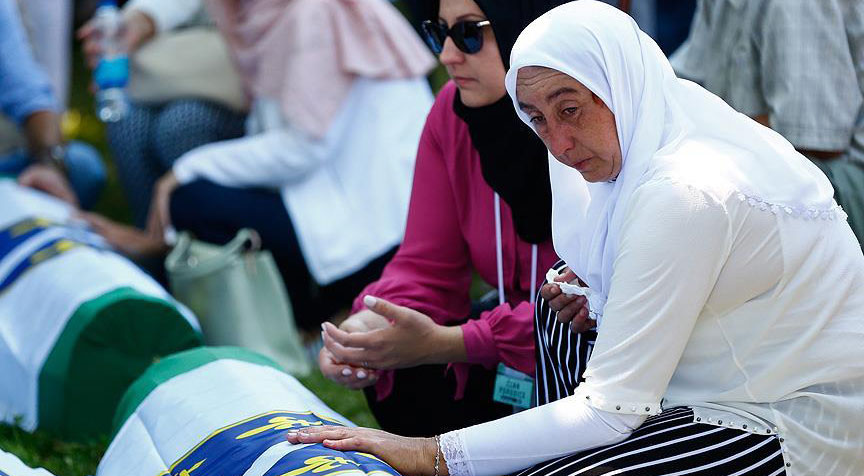 Srebrenitsa soykırımının kurbanları anıldı