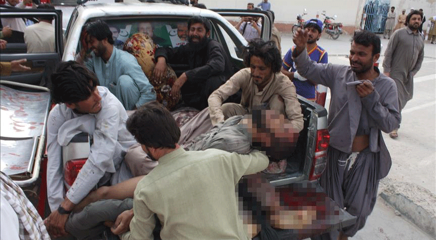 Pakistan'da iki mitingde bombalı saldırı: 132 ölü