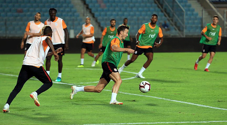 Galatasaray, AEK maçı hazırlıklarını tamamladı