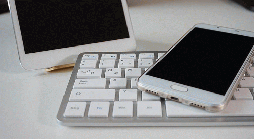 Apple mağazasında tablet patladı: 3 yaralı