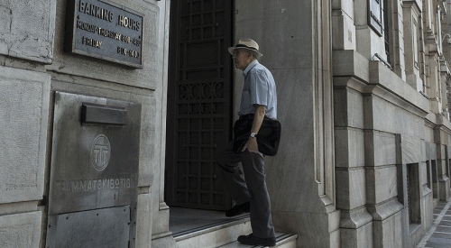 Yunanistan krizde bir çeyreğini kaybetti