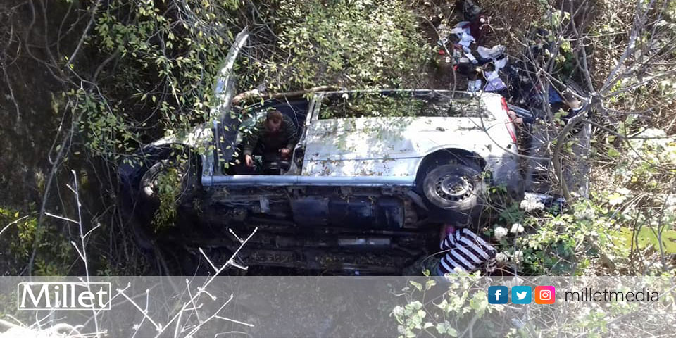 Demirören yakınlarında araç dereye uçtu