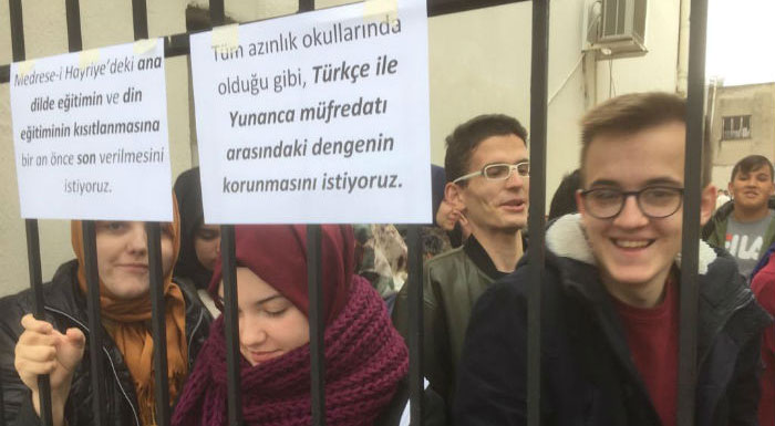 Gümülcine'de azınlık öğrencilerinden Türkçe ve din dersi protestosu