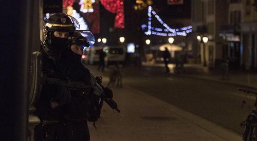 Fransa'da 'acil saldırı uyarısı' seviyesine geçildi