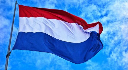 Türk kökenli trafik görevlisi Hollanda'da kahraman ilan edildi