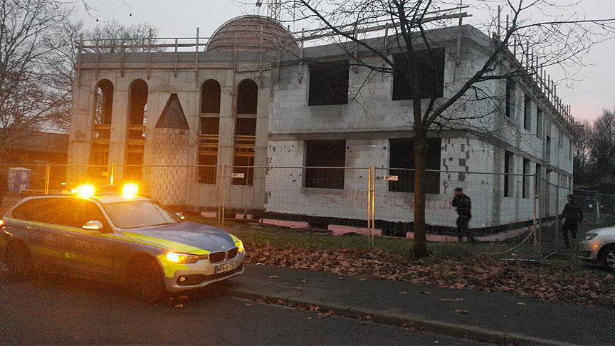 Avrupa'da bir cami saldırısı daha