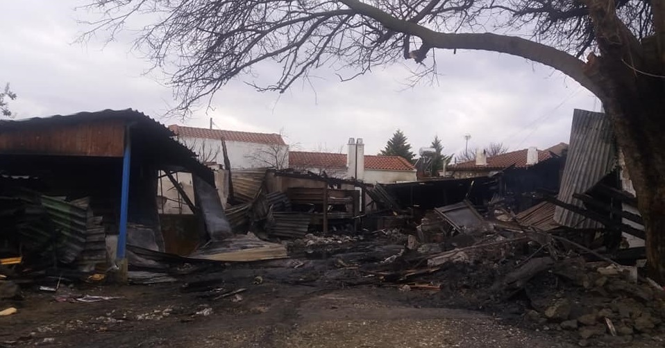 Kalfa'daki yangın soydaşların atölyesini bu hale getirdi