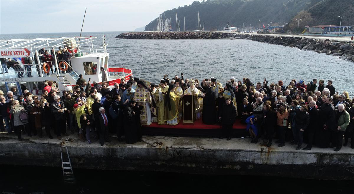 Yunanistan ve İstanbul Rumları 96 yıl sonra Bursa'da haç çıkardı