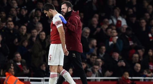 Arsenal'da Sokratis bir ay forma giyemeyecek
