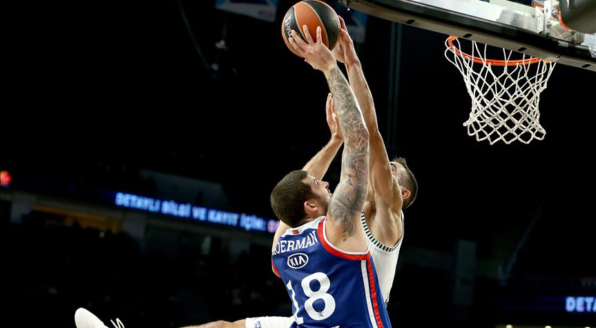 Anadolu Efes, Panathinaikos'a konuk oluyor