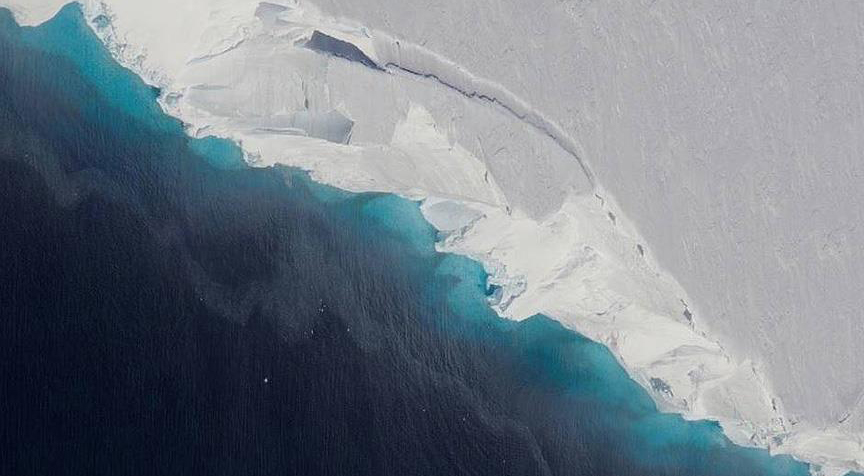 NASA Antarktika'da devasa çukur keşfetti