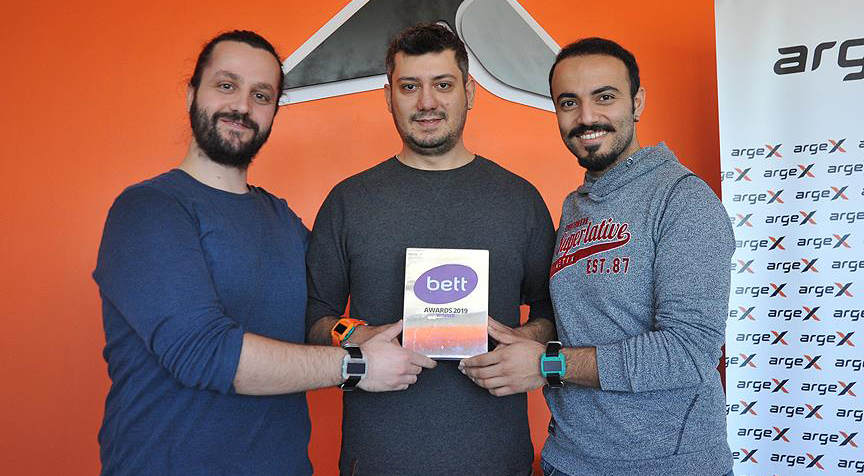 Türk mühendisler en iyi teknoloji ödülünü aldılar