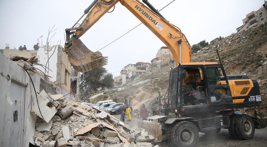 İsrail Doğu Kudüs’te Filistinlilere ait 3 evi yıktı