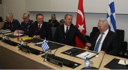 Apostolakis, Akar ile görüştü