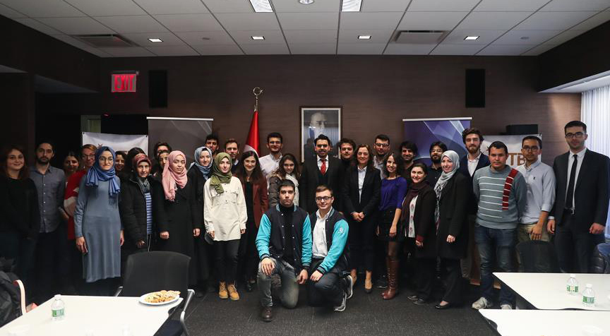 YTB Başkanı Eren New York'taki Türk öğrencilerle buluştu