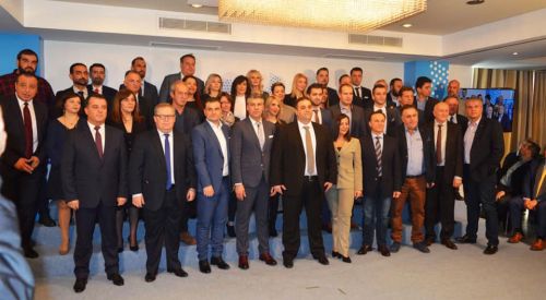 Eyalet Başkan adayı Topsidis ilk 40 adayını açıkladı