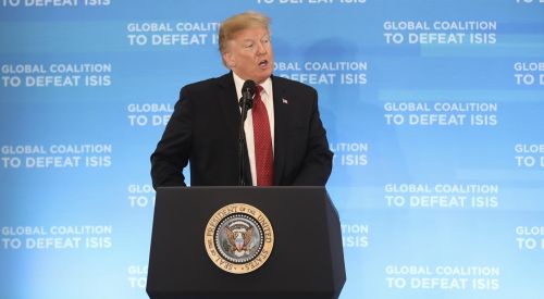 Trump: DEAŞ'ın elindeki toprakların yüzde 100'ünü geri aldık