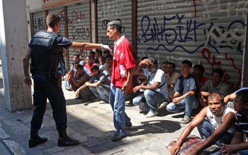 Hükümet, 17 bin göçmeni geri yolladı