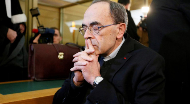 Fransız kardinal çocuk istismarını örtbastan suçlu bulundu