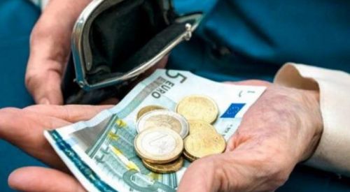 360 ευρώ σε ανασφάλιστους υπερήλικες