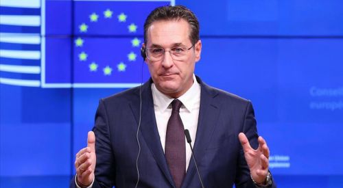 Avusturya'da Müslümanlardan Başbakan Yardımcısı Strache hakkında suç duyurusu