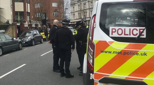 İngiltere'deki cami saldırılarında 2 gözaltı