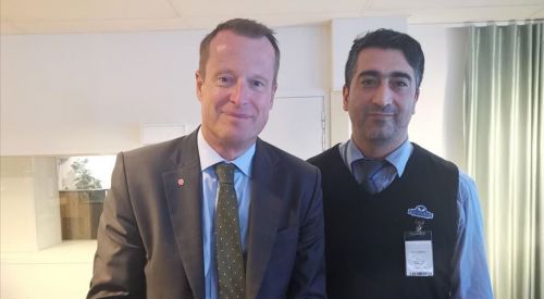 İsveçli bakandan kahraman ilan edilen Türk taksiciye tebrik