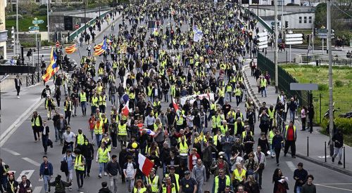 Sarı yelekliler gösterilerin 24. haftasında sokaklarda