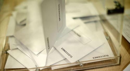 İspanya'da seçimleri sosyalistler kazandı