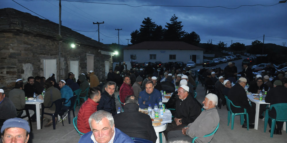 Batı Trakya'da ilk iftarı Çilingir Mahalle halkı düzenledi