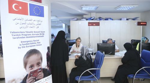 AB, Türkiye'deki Suriyeliler için 2,22 milyar euro aktardı