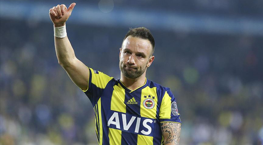 Olympiakos Valbuena transferini açıkladı