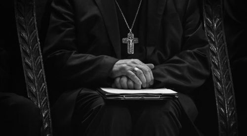 Arjantin'de Papa'ya yakın piskoposa cinsel istismar suçlaması