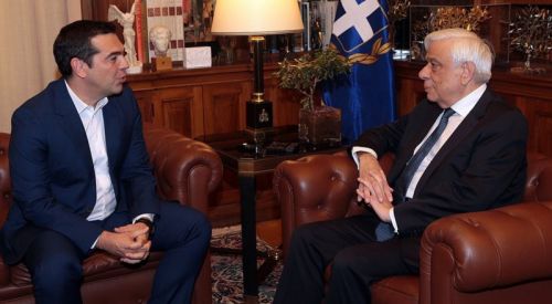 Çipras'tan Pavlopulos'a: Erken seçim ilan etmenizi rica ediyorum