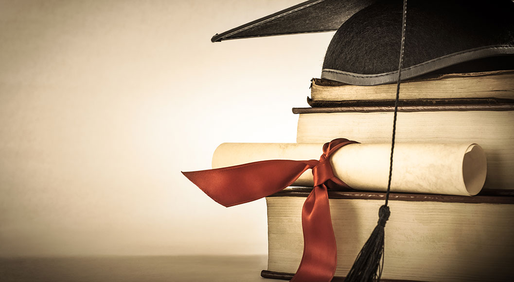 Η δύσκολη δεκαετία του 1980: το πρόβλημα αναγνώρισης πτυχίων από το ΔΙΚΑΤΣΑ