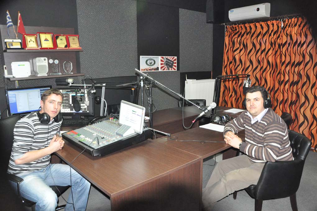 Fizyoterapist Ahmet Pehlivan ÇINAR FM’e konuk oldu