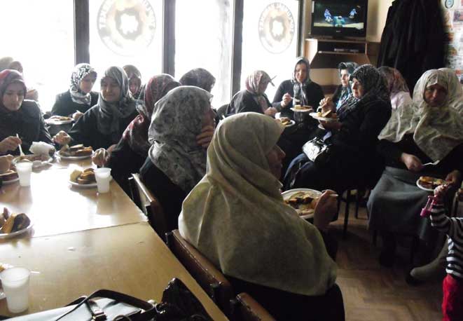 Toplumsal Hareket Sirkeli Bürosu'na bayanlardan ziyaret