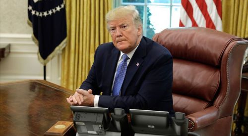 Trump İngiltere'nin ABD Büyükelçisine 'aptal' dedi