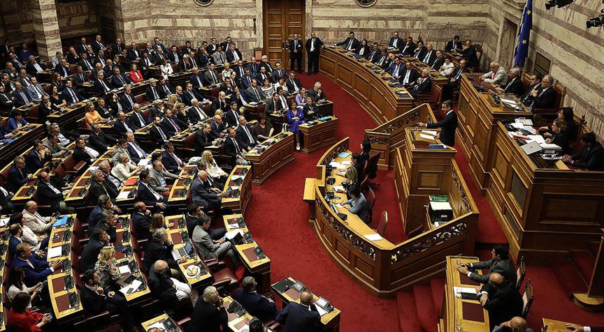 Yeni Demokrasi hükümeti güven oyu aldı