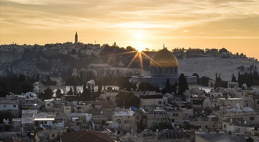 Filistinliler İsrail'in davetlisi Suudi gazeteciyi Aksa'dan kovdu