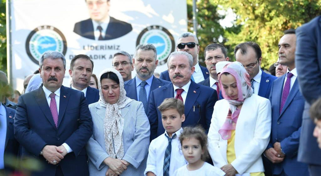 Batı Trakya Türklüğünün savunucularından Dr. Sadık Ahmet kabri başında anıldı