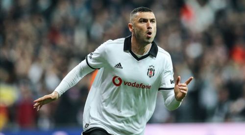 Beşiktaş'ta yeni kaptan Burak Yılmaz