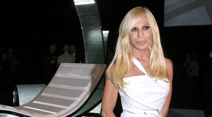 Ünlü İtalyan stilist Versace Çin'den özür diledi