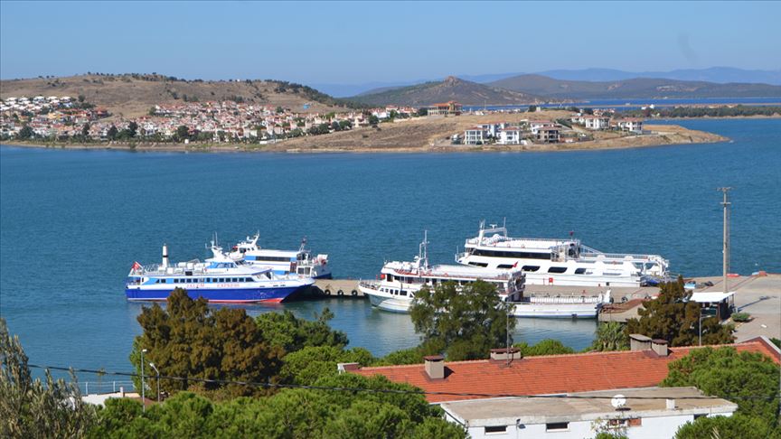 Semadirek Adası'nda binin üzerinde turist mahsur kaldı